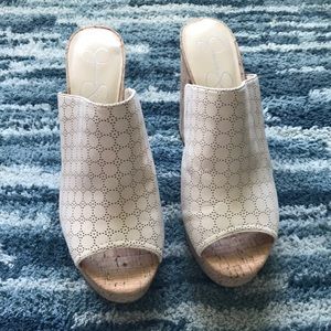 Jessica Simpson wedges